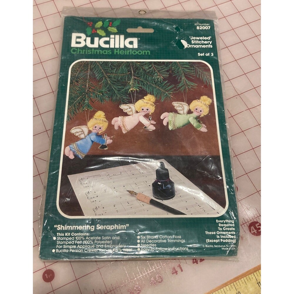Vintage Bucilla appliqué/embroidery kit 82007